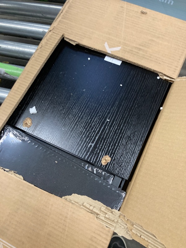 Photo 1 of 4 Drawer Dresser, Wide Chest Drawers Nightstand Storage Tower Storage Fabric Dresser With Wood Top for Living Room, Bedroom, Closet, Black
*** MINOR DAMAGE REFER TO PHOTO ***