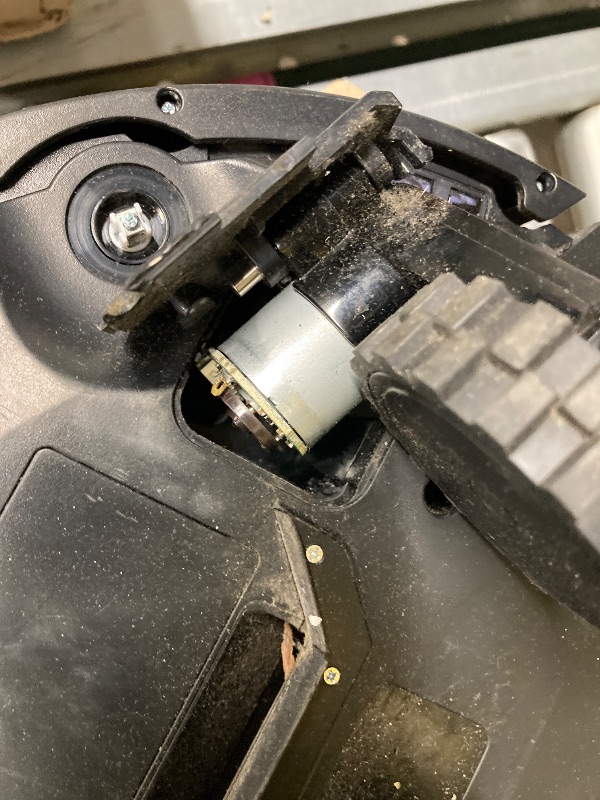 Photo 1 of ***(DAMAGED, SELLING AS PARTS ONLY -SELLING AS IS)*** 
ROBOEVO Robot Vacuum Cleaner G20 Vacuum and Mop Combo for Pet Hair Hard Floor, Wifi/Alexa Control