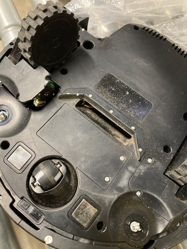 Photo 1 of ***(DAMAGED, SELLING AS PARTS ONLY -SELLING AS IS)*** 
ROBOEVO Robot Vacuum Cleaner G20 Vacuum and Mop Combo for Pet Hair Hard Floor, Wifi/Alexa Control