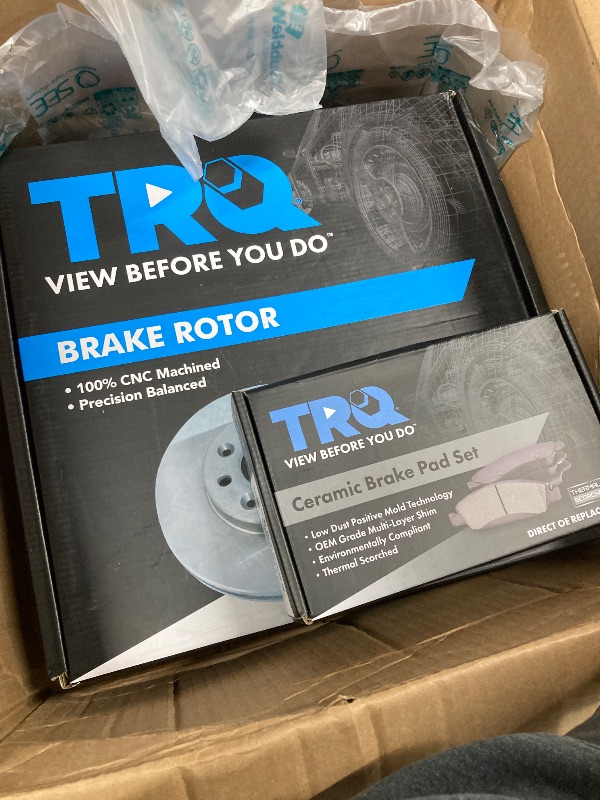 Photo 1 of ***1 ROTOR AND 1 BOX BRAKE PADS ONLY***TRQ  CERAMIC BRAKE PAD AND BRAKE ROTOR