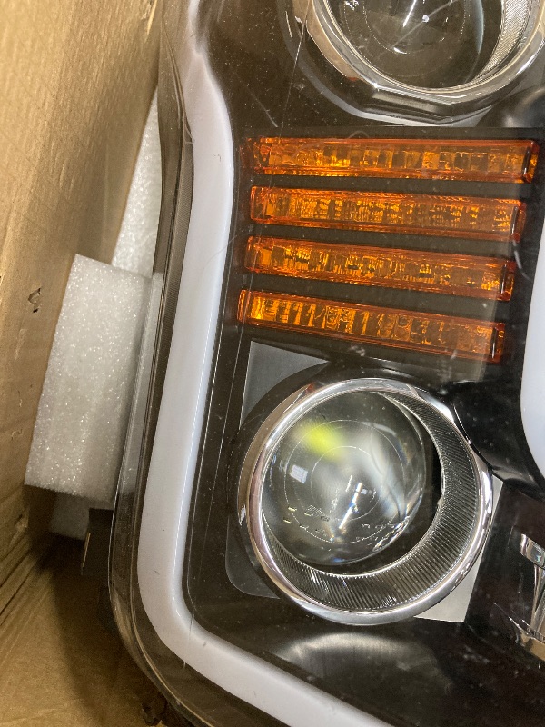 Photo 1 of *Crack on light* POKIAUTO Full LED Headlights for F150 15-17, DOT Approved LED Headlights Assembly with Switchback DRL Dynamic Animation Sequential Turn Signal for Ford F-150 2015-2017 (2PCS)