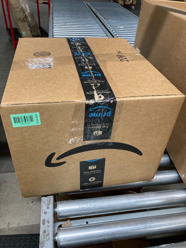 Photo 1 of ***16 BOXES INCLUDED***Amazon Basics 2-Ply Facial Tissue, 160 Count Per Box***16 BOXES INCLUDED***