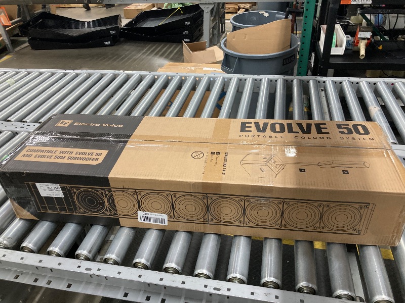 Photo 1 of Electro-Voice Evolve 50 1000W Powered Column Speaker Array System, Black