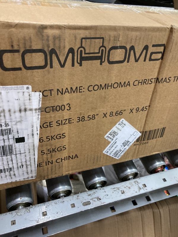 Photo 1 of
CHRISTMAS TREE