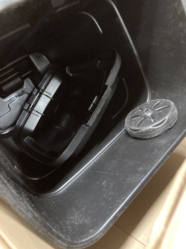 Photo 1 of ** DIRTY**
Rubbermaid Roughneck Heavy-Duty Wheeled Trash Can with Lid 34-Gallon Black for Home/Outdoor Garbage Disposal