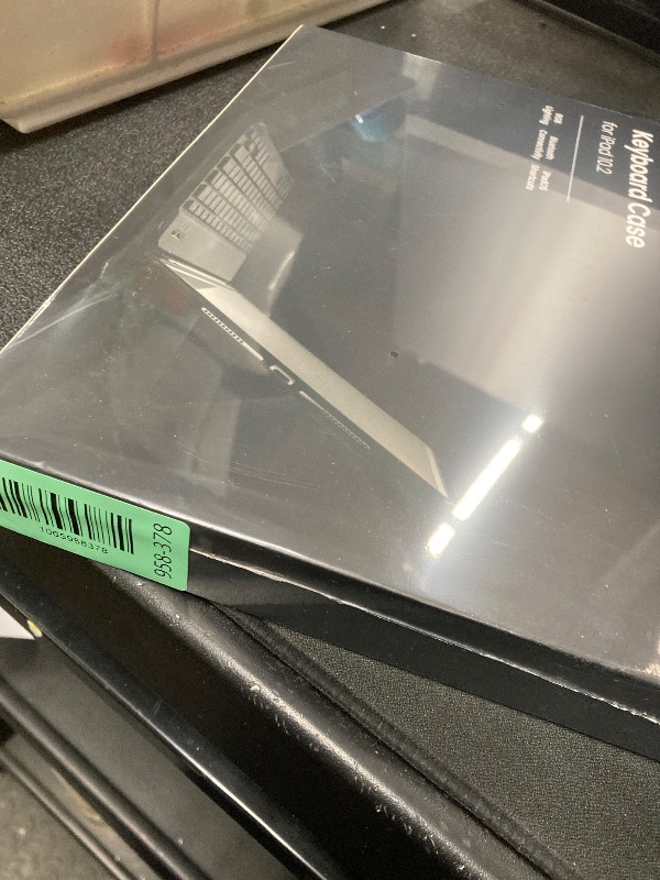 Photo 1 of  ** FACTORY SEAL **  EVEO iPad Case with Keyboard 10.2'' - iPad 9th Generation Case with Keyboard (2021) - for iPad Case 9th Generation/8th Gen/7th, Built-in Pencil Holder-Black