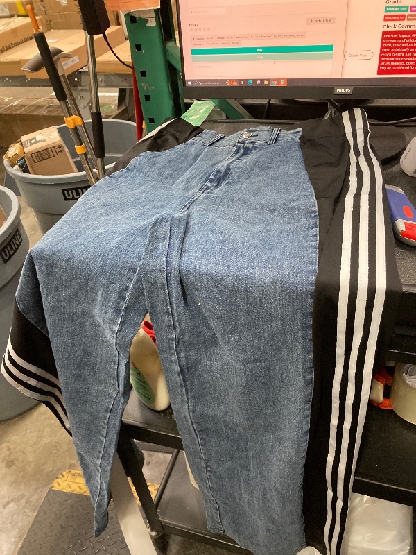 Photo 1 of
WOMAN PANTS (XL)