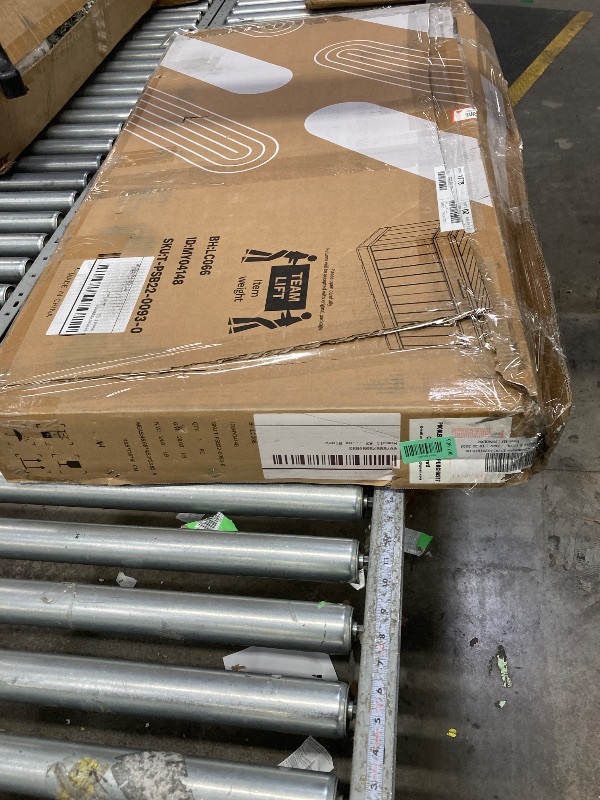 Photo 1 of ***It's used, it's missing a part, and it's not known if it works 100%.**** 82 Gallon Outdoor Storage in Resin Deck Box 45.66in Width Lockable Deck Box, Black