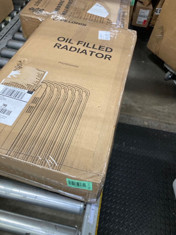 Photo 1 of ** PARTS ONLY** PELONIS Radiator Heater for Large Space, Electric Oil Filled Radiator, Dual Knobs, 1500W, Quiet Space Heater, 3 Modes, Tip-over Protection