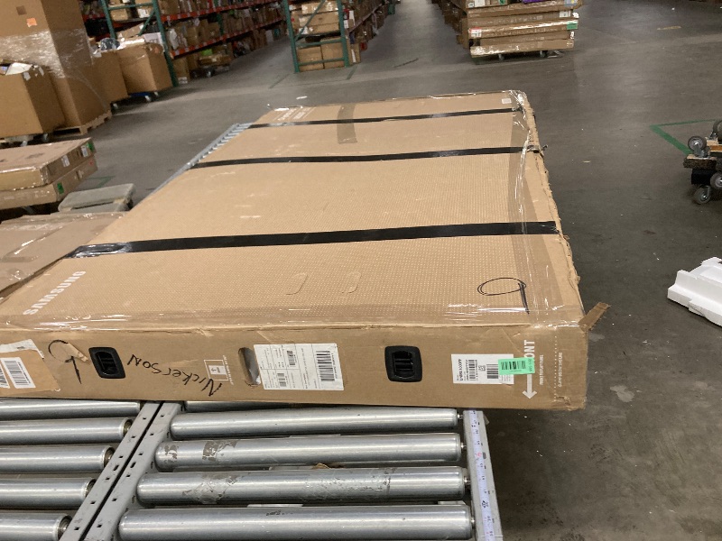 Photo 1 of *****This TV is broken, it doesn't work, it's damaged, it's only sold by the piece. If your TV is missing a part, this is the optio******Samsung 85-Inch Class Crystal UHD U8000F 4K Smart TV (2025 Model) Endless Free Content, Crystal Processor 4K, MetalStr