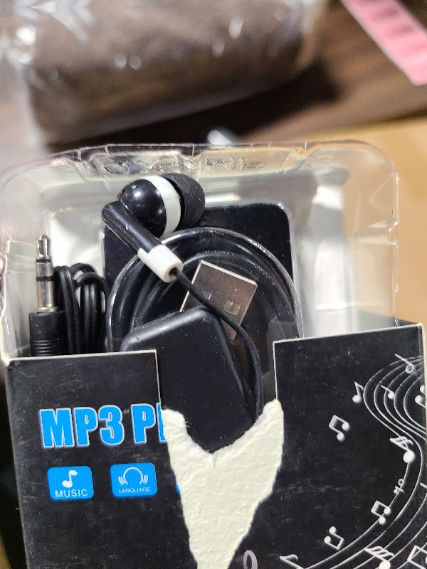 Photo 1 of 144GB Mp3 Player,Music Playe Portable Digital Music Player/Video/Voice Record/FM Radio/E-Book Reader/Photo Viewer,Earphones Included
