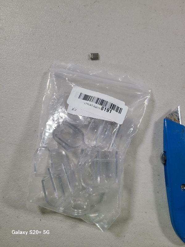 Photo 1 of 10 Pack U-Shaped Roller Curtain Grips Hanging Ring Curtain Clips Cordless Window Shades for Home Roller Shutter Clips Transparent Rolling Blind Sunshade Lifting Clip