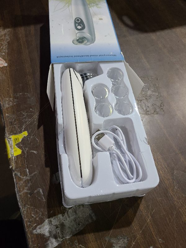 Photo 1 of 2026 Pore Vacuum with Camerafor, USB Rechargeable Blackhead Remover Vacuum,3 Levels Adjustable Pore Vacuum Blackhead Remover, 6 Suction Heads,Face Vacuum Pore Cleanser for Women & Men-White