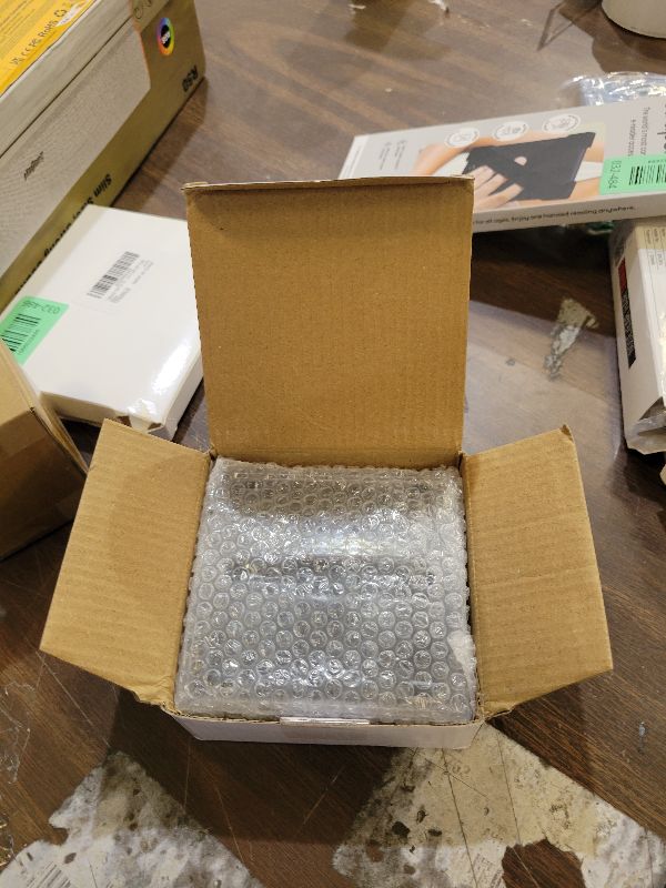 Photo 1 of 1 Pcs Pop Up Sticky Note Dispenser Sticky Note Holder Pop Up Note Dispenser Transparent Top for 3 x 3 Inch Sticky Notes School Office Home Store Black Base Clear Top (1)