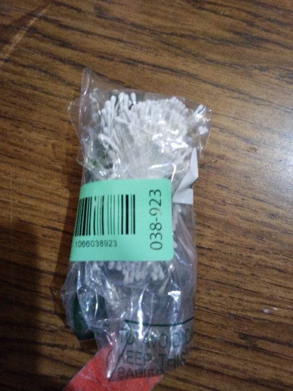 Photo 1 of 110 PCS White Pipe Cleaners, Christmas Craft Pipe Cleaners, Art Pipe Cleaners for Creative Home Decoration Supplies Arts and Crafts Project