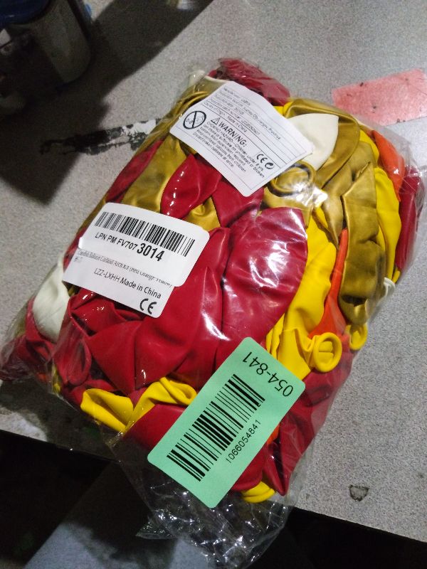 Photo 1 of 140Pcs Crawfish Balloon Garland Arch Kit Crawfish Lobster Beer Lemon Foil Balloons for Crawfish Boil Birthday Seafood Party Mardi Gras Summer Festival Decorations (Red Orange Yellow)