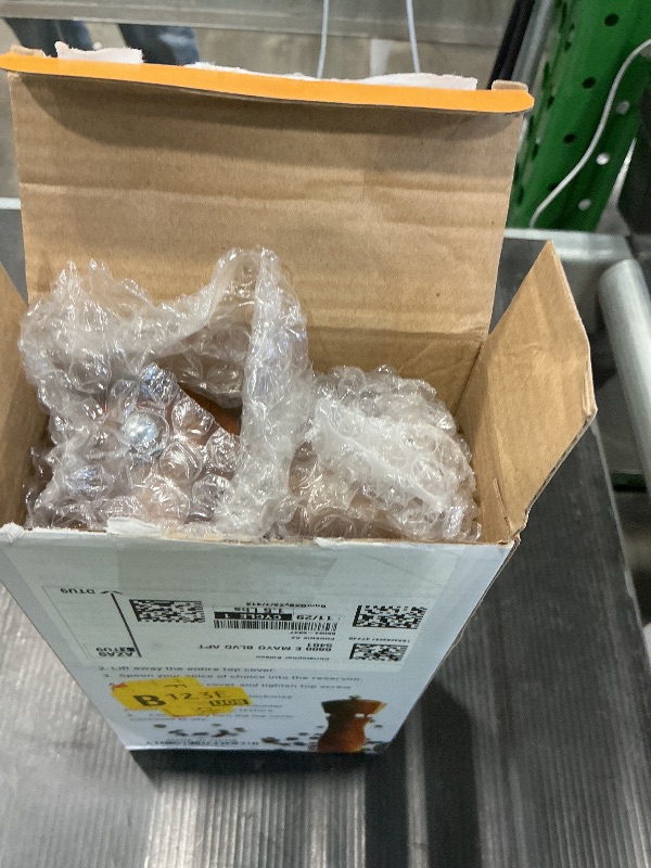 Photo 1 of **MINOR DAMAGE - USED**
Gennua Kitchen Wooden Salt and Pepper Grinder Set: Refillable Salt & Pepper Mills Adjust for Customized Coarseness, Crafted of Solid Acacia Wood with Ceramic/Stainless Steel Core, 8 Inches Each