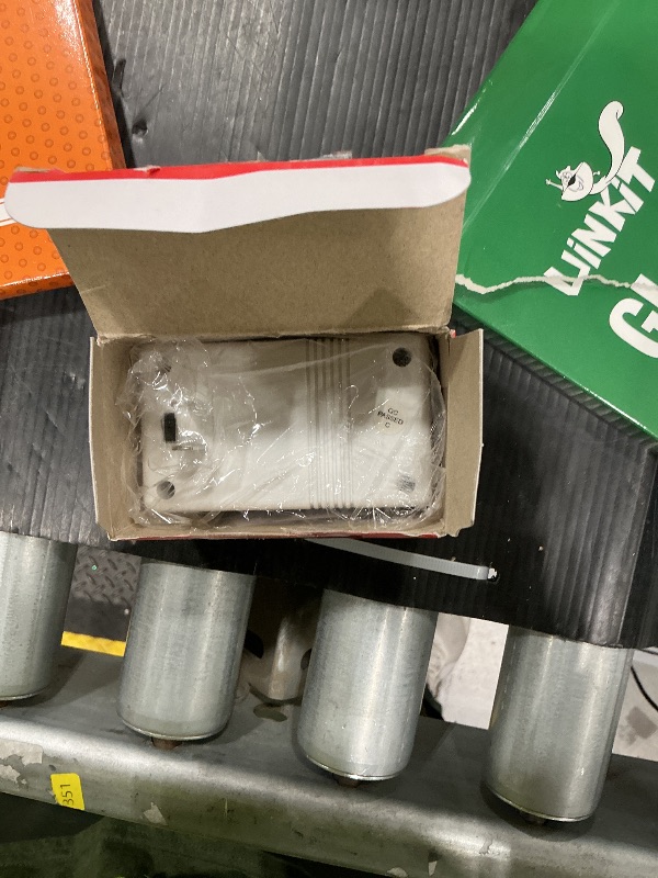 Photo 1 of 50W Voltage Converter Power Converter, Travel Adapter AC110V/120V to 220V/240V Step-Up&Down Voltage Converter (Applicable Electrical Appliance: <50w)