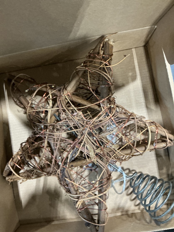 Photo 1 of *USED*
Rattan Natural Star Christmas Tree Topper - Rustic Farmhouse Xmas Treetop with 50 Warm LED Lights for Indoor Christmas Tree Decorations Holiday Seasonal Decor