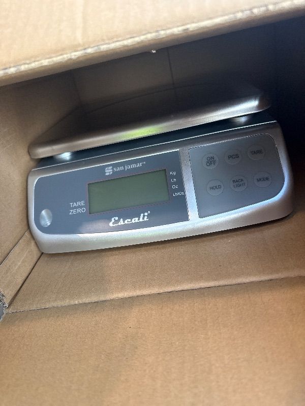 Photo 1 of **UNTESTED**
San Jamar Digital Food Scale, Battery Operated with 66 Pound Capacity for Cooking, Baking, Meal Prep, Diet Tracking, Stainless Steel, 6.82 Pounds, Silver