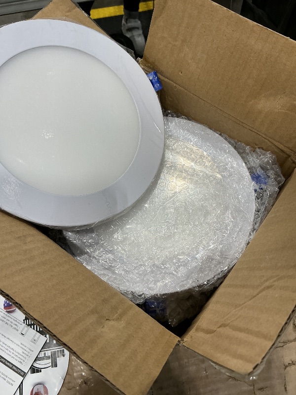 Photo 1 of *USED*
Meconard 6 Pack 6 Inch 5CCT LED Recessed Lighting with Night Light, 2700K/3000K/3500K/4000K/5000K Selectable Ultra-Thin LED Recessed Ceiling Lights, 12W=110W, 1050LM, Dimmable Canless Wafer Downlight
