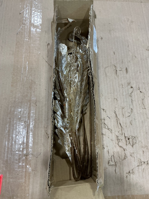 Photo 1 of *USED*
GnFlus 3 Pcs Christmas Glitter Leaves Large 27 Inch Artificial Glittered Leaf Picks and Spray Stems Ornament for Tree Wedding DIY Xmas Wreath Garland Floral Arrangement Home Decor - Gold