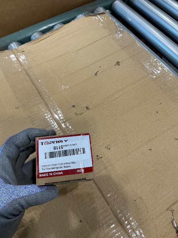 Photo 1 of *MINOR DAMAGE - USED*
Peterbilt AC Heater Blower Fan Control Knobs (3 Pcs) | Compatible with Peterbilt 330 350 357 367 375 378 379 384 386 387 HVAC Climate Control Module Switch | Replaces 702-5401 121-0001-000