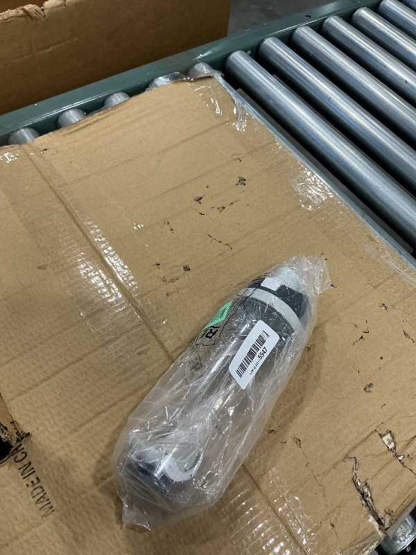 Photo 1 of ***MISSING STRAW*** Owala FreeSip Clear Tritan Plastic Water Bottle with Straw, BPA-Free Sports Water Bottle, Great for Travel, 25 Oz, Shy Marshmallow