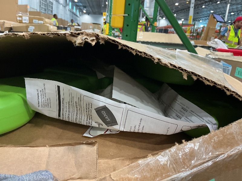 Photo 1 of *USED*
Step2 Kid Alert Street Safety Sign, Kids at Play Signage for Neighborhood Safety, 32-Inch Tall Reflective Caution Sign with Warning Flag