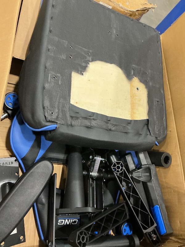 Photo 1 of *USED*
GTRACING Gaming Chair with Reclining Backrest, Adjustable Height and Swivel Base, Ergonomic Computer Chair with Headrest and Lumbar Support (Black)