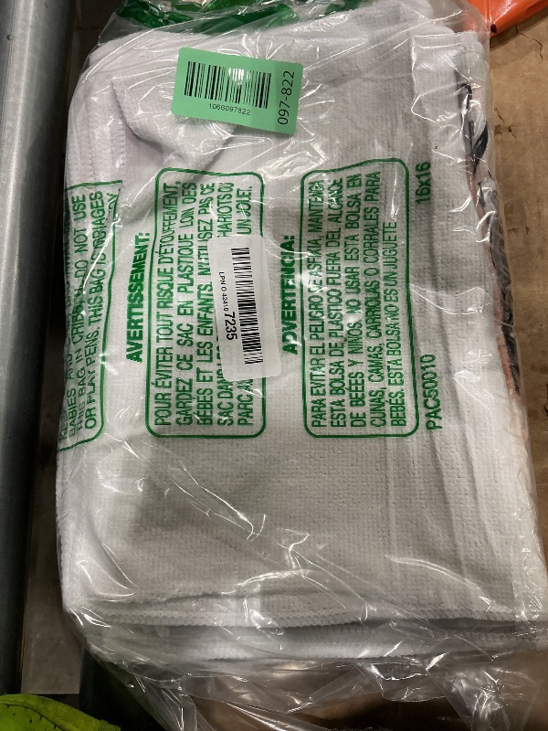 Photo 1 of FuWeave 6 Pcs Christmas Kitchen Towels Farmhouse Winter Hand Towels 21.26 x 14.17 Inch Absorbent Snowman Dish Towels Decorative Beige Tea Towels Xmas Kitchen Dishcloths for Winter Kitchen Decor Gifts