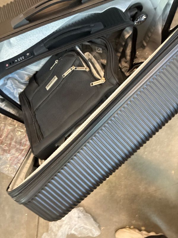 Photo 1 of **UNKNOWN MISSING PIECES***Travelers Club 14 Piece Riddock Luggage and Travel Accessories Set, Black