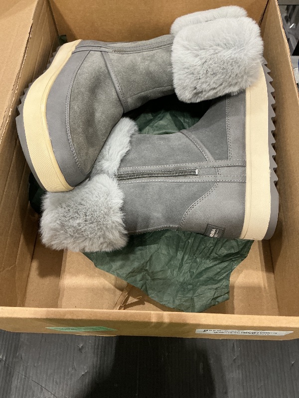 Photo 1 of **2 RIGHT FOOTS**Koolaburra by UGG Women's Tynlee Fashion Boot, Stone Grey, 6 M US