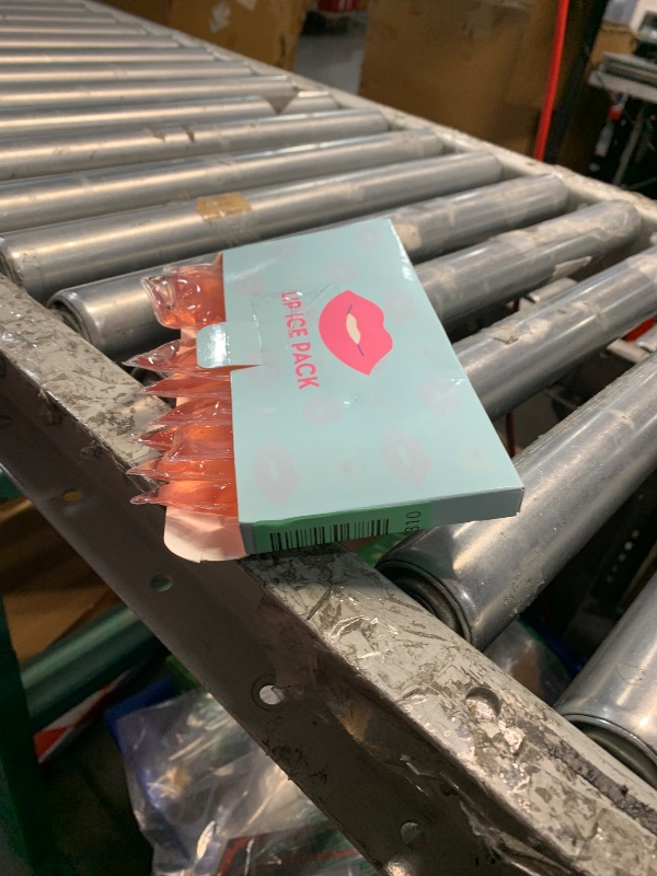 Photo 1 of (10 PCS) Lip Ice Pack ?Ice Compress After Lip ice Treatment, Reusable ice pad for Cosmetic, Lip Shape ice Pack to Relieve Pain and Relax Lips, Anti-Aging Lip Care ice Pack to Reduce Lip Swelling