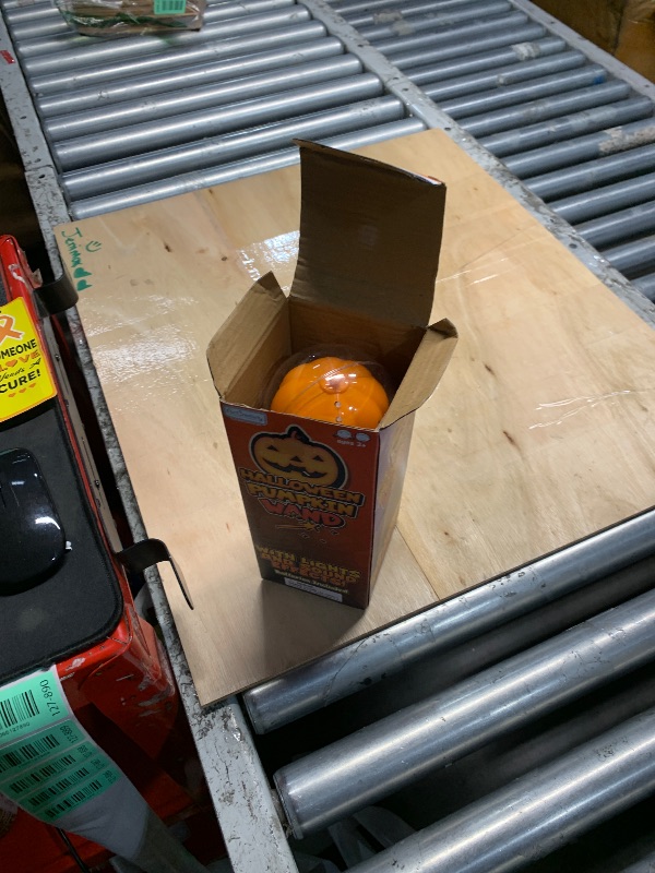 Photo 1 of (does not light up) ArtCreativity Light-Up Halloween Pumpkin Magic Wand Toy with Sound, Jack-O-Lantern Light Up Toys for Kids