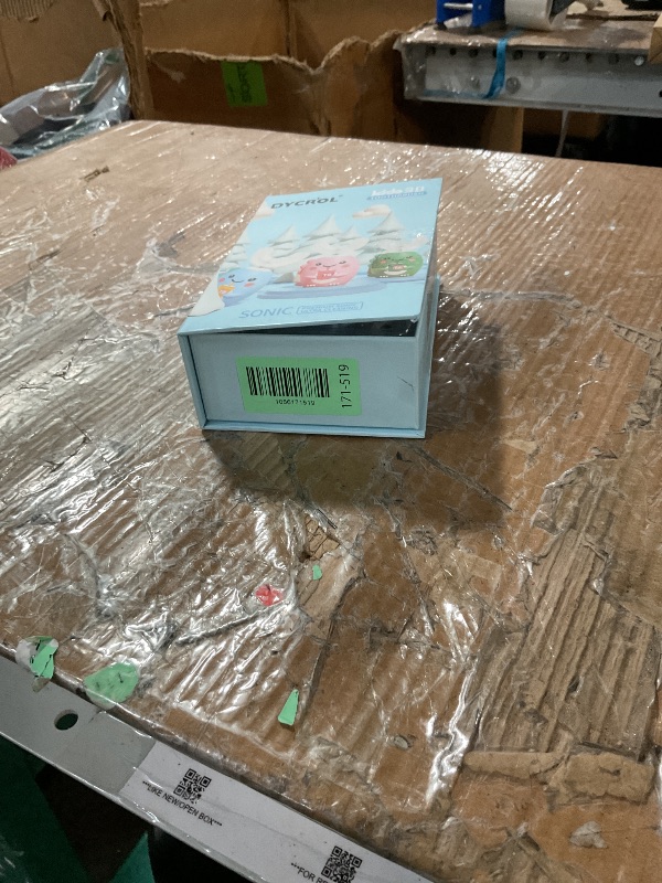 Photo 1 of * might be missing a part*
DYCROL Kids U Shaped Electric Toothbrush with 4 Brush Heads, Sonic Toothbrush Kids with 5 Modes, Cartoon Dinosaur 360-Degree Cleaning IPX7 Waterproof Design (2-6 Age (Blue))