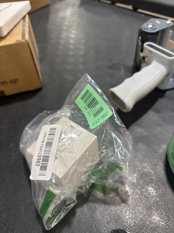 Photo 1 of 3 Prong Light Bulb Socket Adapter, Polarized Outlet, Light Socket to Plug Adapter Converter for Patio, Garage, Porch(2 Pieces)