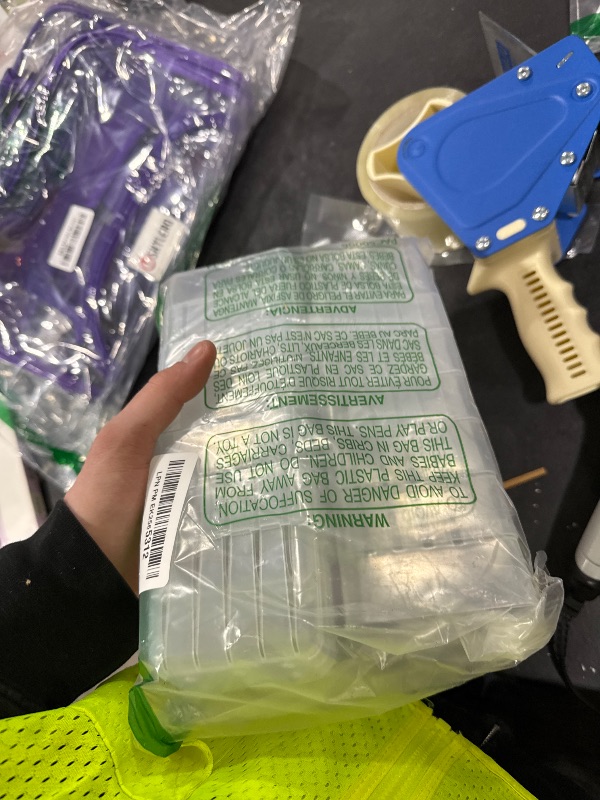 Photo 1 of 12 Pack Top Hanging Fish Tank Plant Pot Clear Aquarium Plant Holder with Hook Aquatic Plant Cup Holder Aquarium Aquatic P-lant Pot Water Landscape Decoration for P-lant Water Feature Decoration