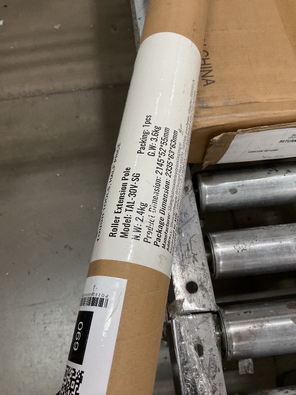 Photo 1 of 
VEVOR 2-Pack Roller Stands, 135 lb Load Capacity, 26.8-42.5'' Adjustable Height, Folding Heavy Duty Design with 11.5 in Polished Steel Roller Head, for Table Saw Outfeed Woodworking Extension Support
