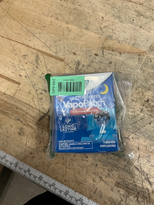 Photo 1 of ***MISSING 2*** Vicks Children's VapoPatch, Wearable Mess-Free Aroma Patch, Soothing & Comforting Non-Medicated Vicks Vapors, For Children Ages 6+, 5ct - Pack of 2