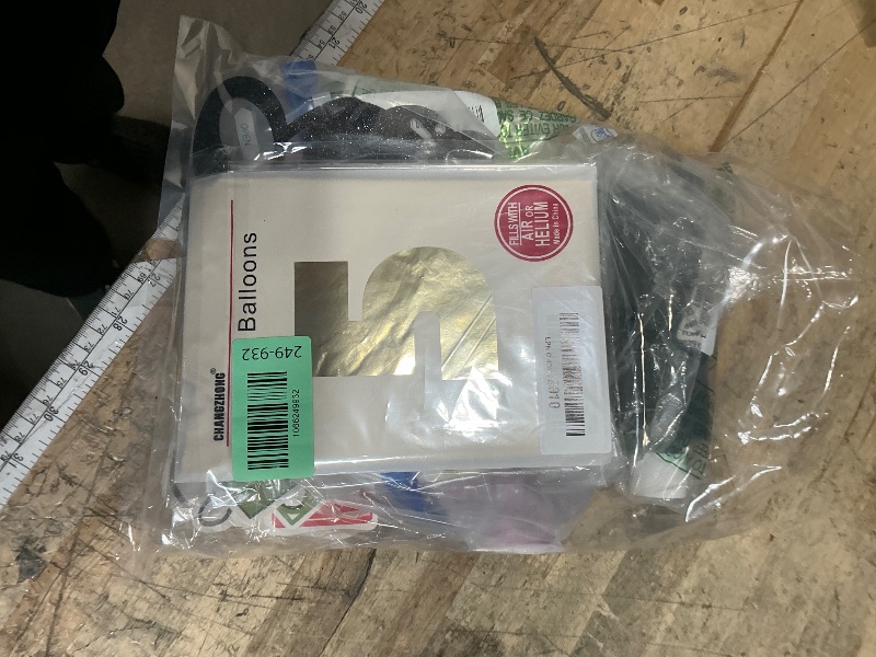 Photo 1 of 10 pcs mixed party goods 