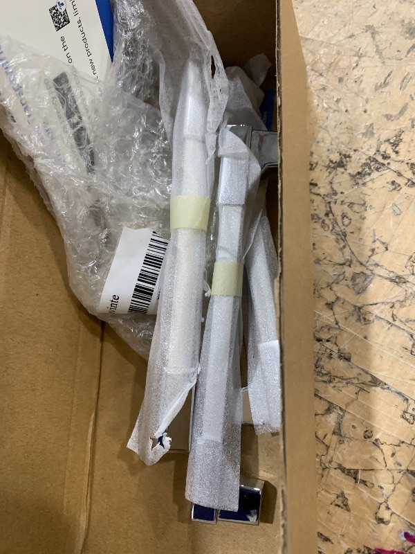 Photo 1 of ***PARTIAL SET/ SILVER & MISSING ASSEMBLY SCREWS*** Ravinte 3 Pack 4-1/2 Inch Kitchen Square Cabinet Handles Matte Black Pulls Black Drawer Pulls Kitchen Cabinet Hardware Handles steel