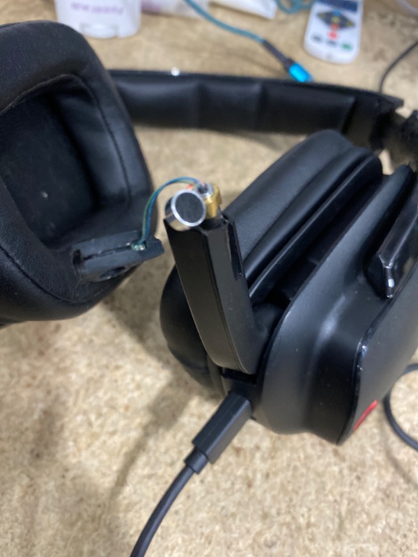 Photo 1 of **SEE NOTES***Logitech G935 Wireless DTS:X 7.1 Surround Sound LIGHTSYNC RGB PC Gaming Headset - Black/Blue