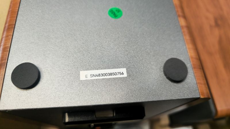 Photo 1 of (no remote) Edifier - R1280T Powered Bookshelf Speakers/Computer Speakers/Studio Monitor Speakers, 2.0 Active Near Field Monitors 42 Watts RMS - Brown