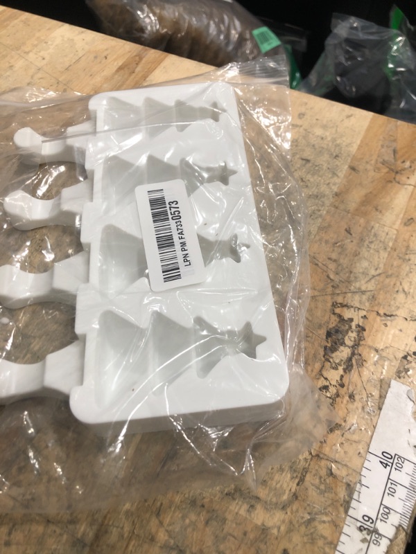 Photo 1 of 1 Pack Christmas Cute Xmas Tree Shape Popsicle Mold Silicone Ice Pop Molds 4 Cavities Popsicle Mold for Kids Adults Ice Cream Mold Cakesicles Mould DIY Popsicle Maker Homemade Popsicle Silicone Mold C