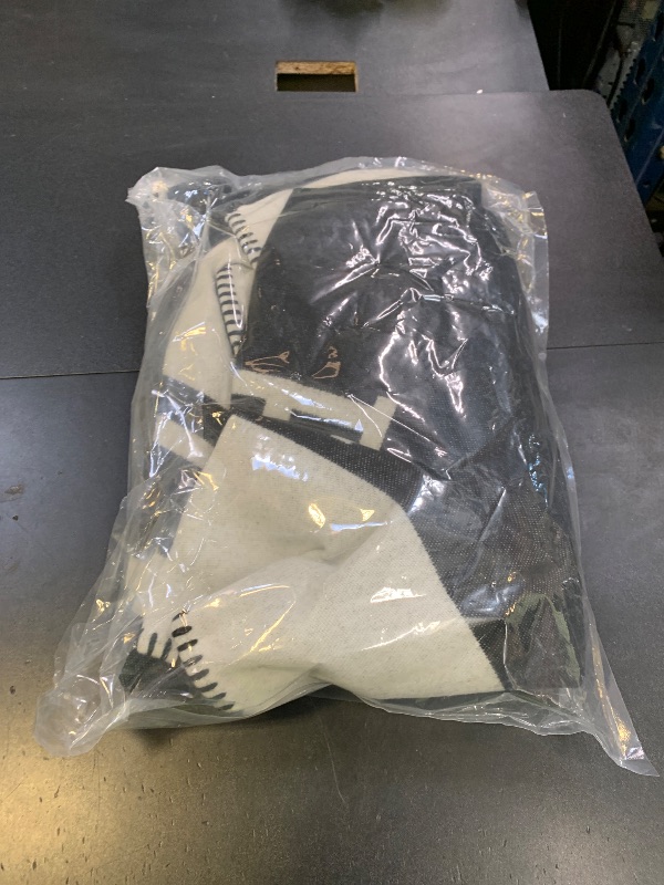 Photo 1 of EDYRXWY Modern H-Pattern Throw Blanket, Geometric Design for Sofa and Living Room, Warm and Cozy Throw Blanket, Decorative Sofa Blanket for Home Decoration Leisure and Daily Use 51x70inch