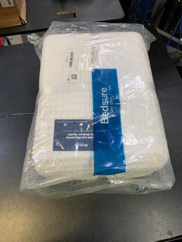 Photo 1 of 100% Cotton Waffle Blanket (White - Queen Size - 90 * 90''), Pre-Washed and Anti-Shrinkage Soft Lightweight Bed & Couch Blanket, 380 GSM Waffle Weave Throw Blanket for All Seasons