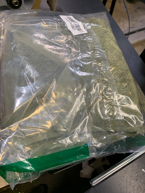 Photo 1 of **INCOMPLETE** Belizzi Home Ultra Soft 6 Pack Cotton Towel Set, Contains 2 Bath Towels 28x55 inch, 2 Hand Towels 16x24 inch & 2 Wash Coths 12x12 inch, Ideal Everyday use, Compact & Lightweight - Olive Green