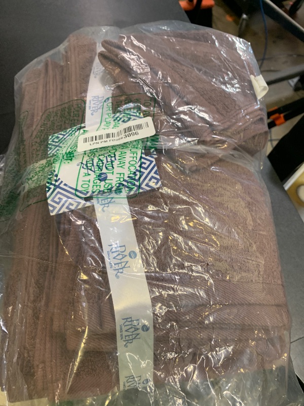 Photo 1 of 100% Cotton 8 Piece Bathroom Towel Set – 2 Oversized Bath Towels 30x52 - 2 Hand Towels 16x28 - 4 Wash Cloths 12x12 - Ideal for Home