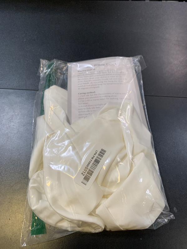 Photo 1 of 100% Pure Silk Pillowcase for Hair and Skin, Both Sides Mulberry Silk Pillowcases with Hidden Zipper, Cooling Pillowcase 19 Momme, 600 Thread Silk Pillow Cases Standard Size, 2PCS, White